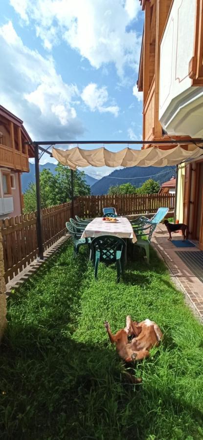 Le Balze Di Carisolo, Trilocale Con Giardino Appartement Buitenkant foto