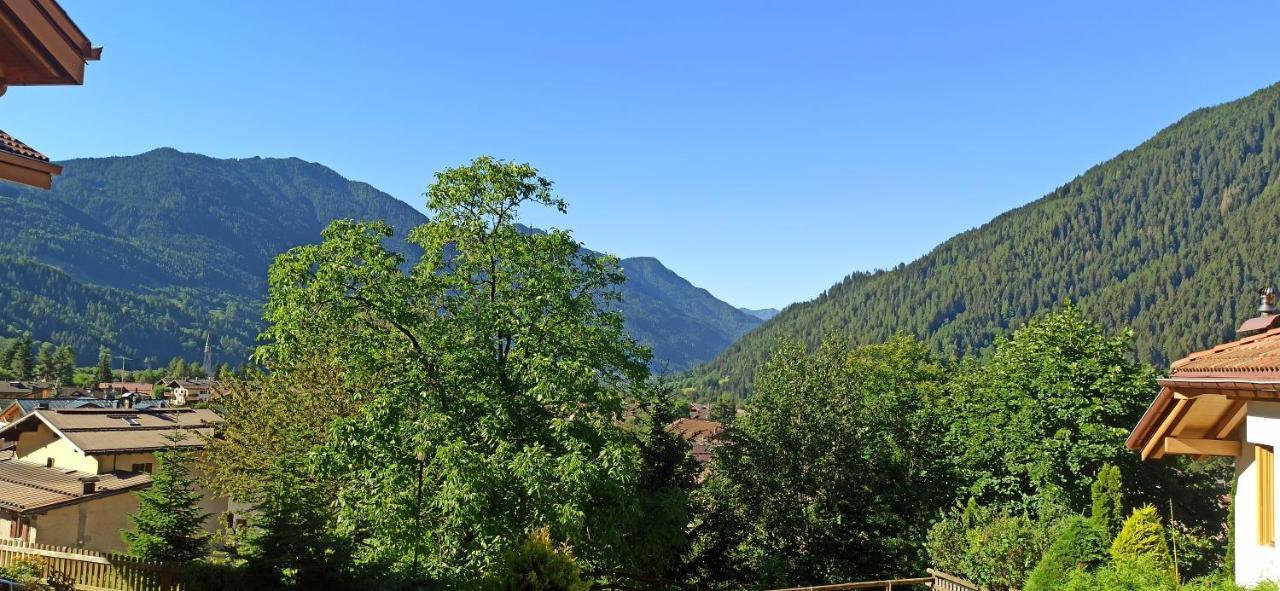 Le Balze Di Carisolo, Trilocale Con Giardino Appartement Buitenkant foto