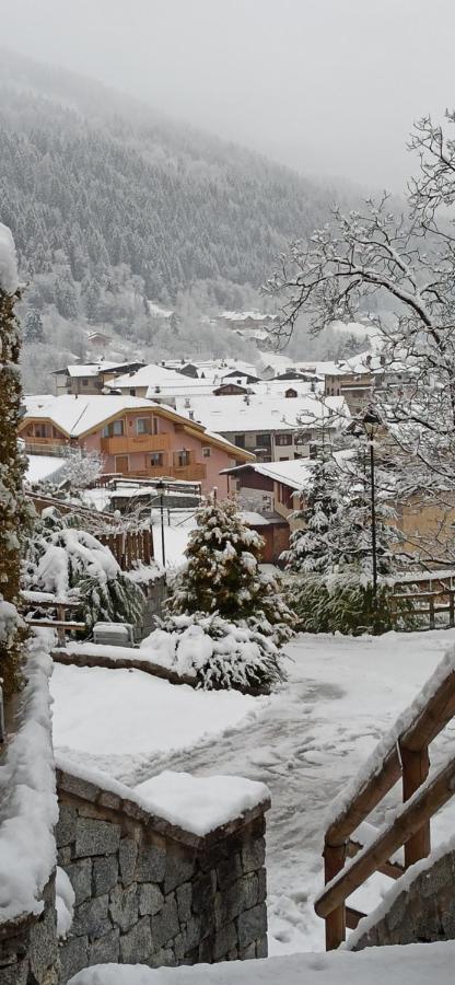 Le Balze Di Carisolo, Trilocale Con Giardino Appartement Buitenkant foto