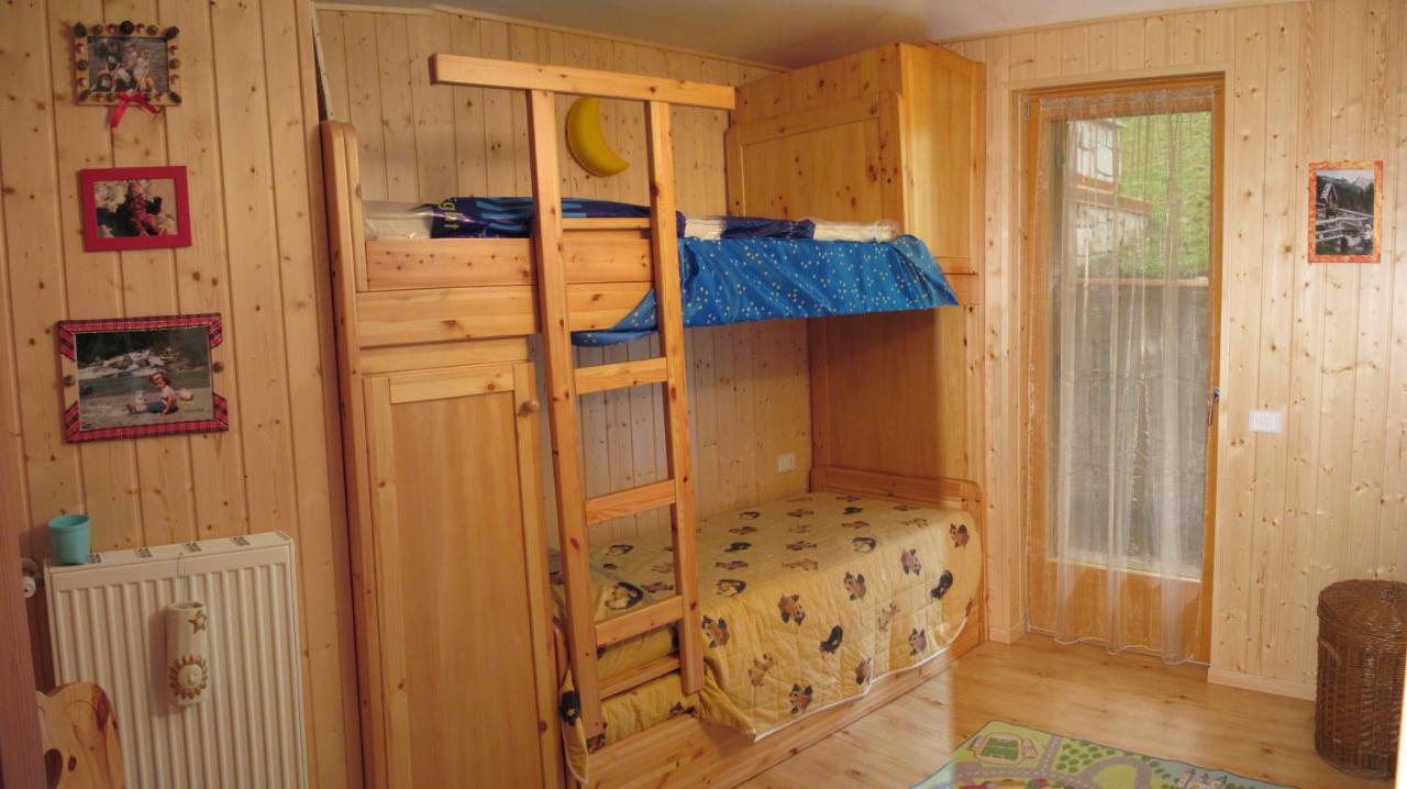 Le Balze Di Carisolo, Trilocale Con Giardino Appartement Buitenkant foto